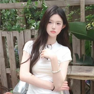 蜜桃女孩